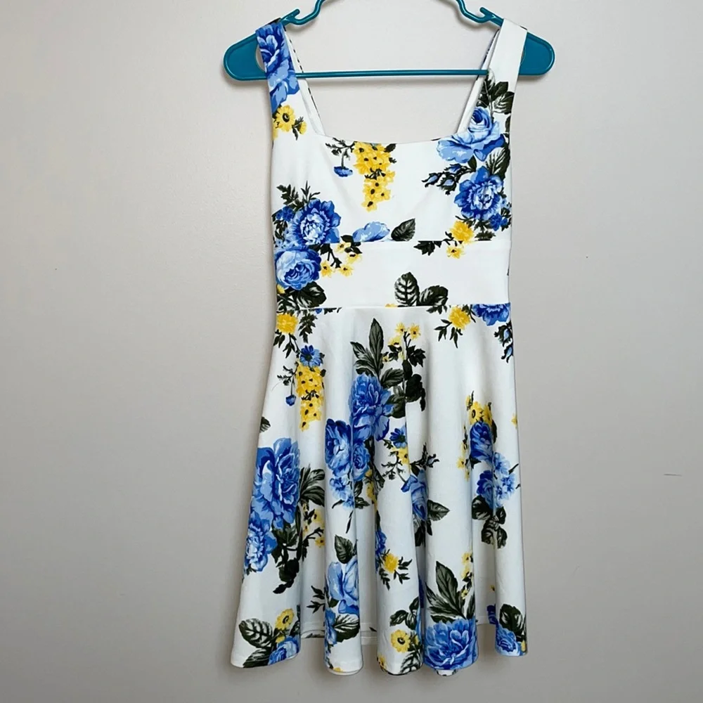 B. Darlin Dress Square Neck Floral Fit & Flare Dress Size Juniors 5/6 - Picture 3 of 8